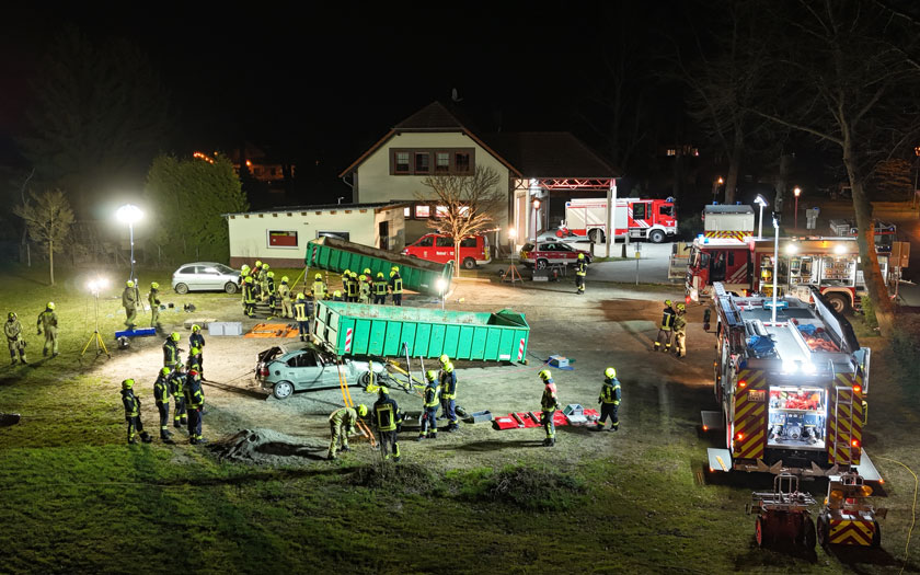 Ein Blick auf das Übungsgelände neben unserem Feuerwehrgerätehaus